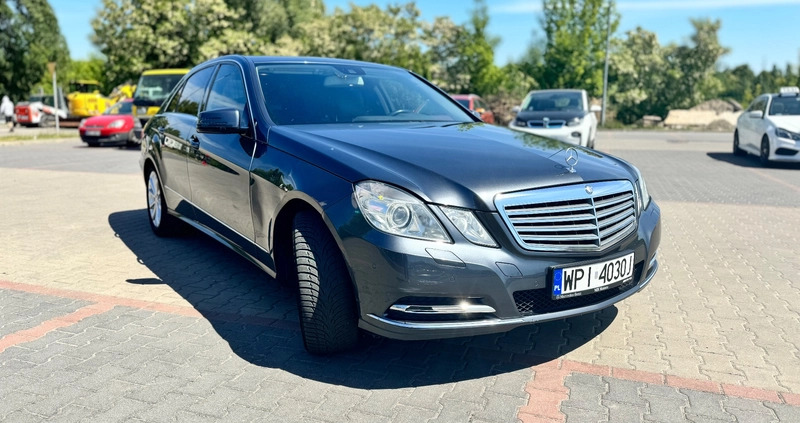 Mercedes-Benz Klasa E cena 52500 przebieg: 259500, rok produkcji 2012 z Piaseczno małe 497